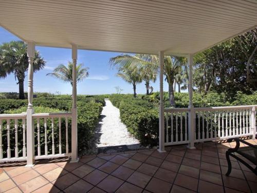 Captiva Dr Home 16151