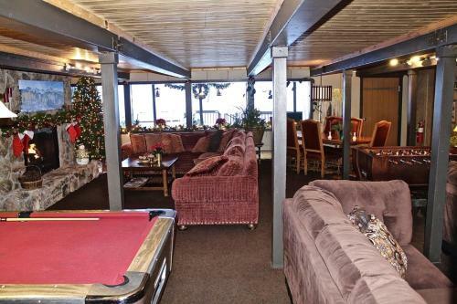 Brettelberg Slopeside Condos F8