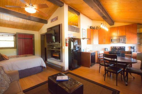 Brettelberg Slopeside Condos A8