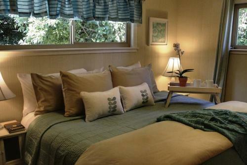 Forest Hideaway - Two Bedroom Home - 3596