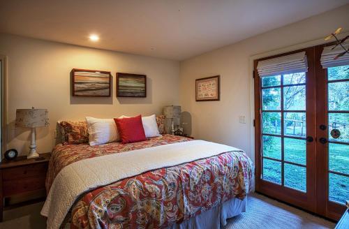 Blue Skies - Three Bedroom Home - 3712