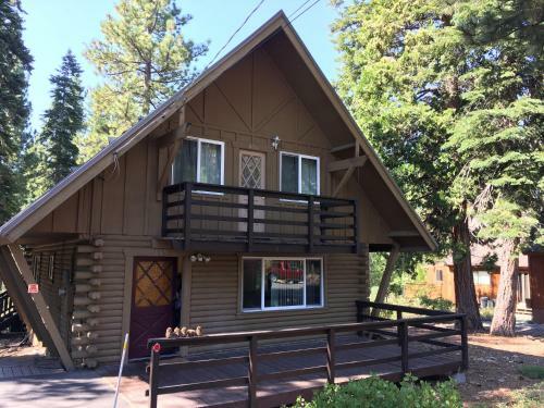 Classic Carnelian Bay Log Cabin