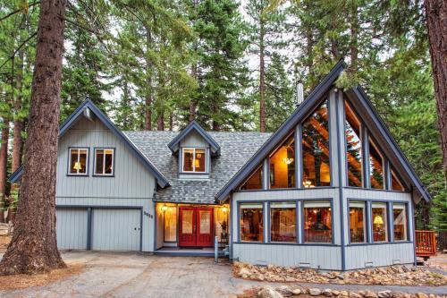 Lloyds Lodge Vacation Rental Home