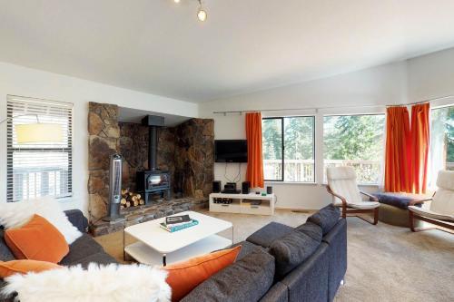 Modern Mountain Getaway