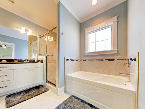1418 Searay Home