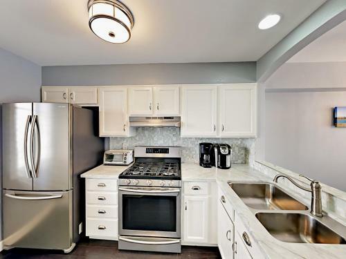 Apartamento 4692 Carpinteria Ave Condo Unit 7