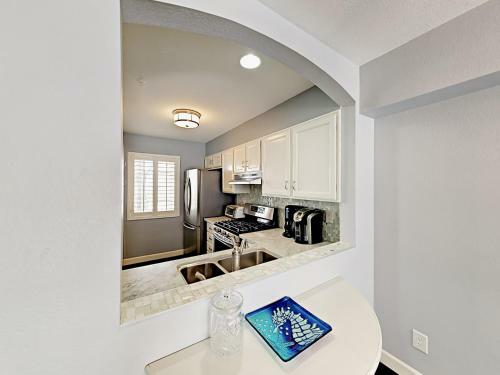 Apartamento 4692 Carpinteria Ave Condo Unit 7