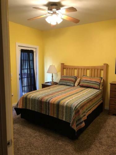 Harper`s Happy Place - 409 Patterson Avenue