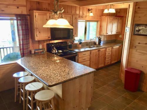 Lakefront Retreat - 518 Henglow