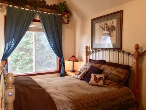 Lakefront Retreat - 518 Henglow