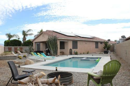 Gorgeous 3 Bedroom Home With Pool