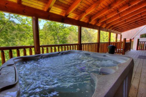 Birds Creek Mansion #650 - Six Bedroom Cabin
