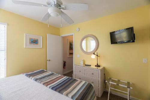 Spa On Duval @ Duval Square R11
