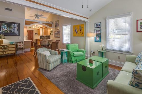 Howe Street Hideaway