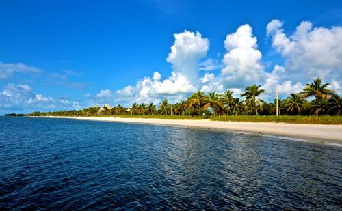 Sunrise Suites Grand Turk Suite #404