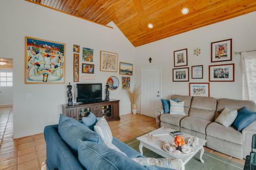 Cozy At Cardinal Lane