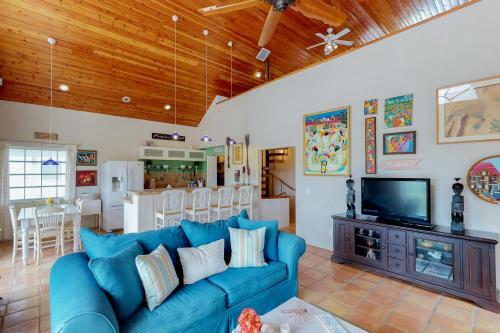 Cozy At Cardinal Lane