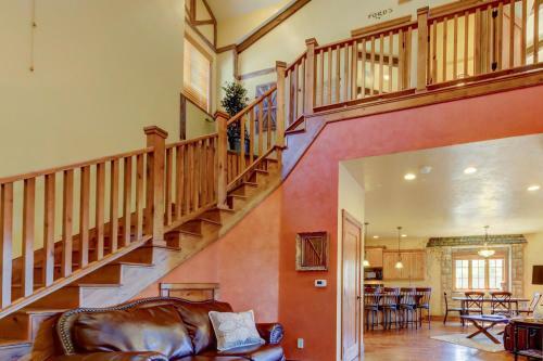 Henley Manor #102