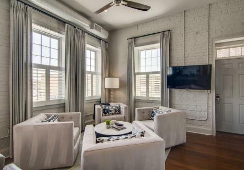 563 King Signature Apartments