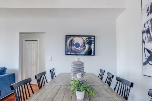 Large Home - Downtown Charleston!