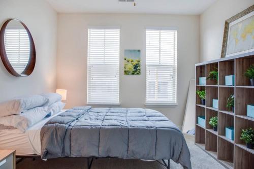 Plaza Midwood Apartment With Balcony