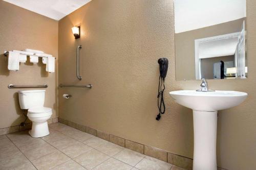 Hotel Quality Inn & Suites University Area