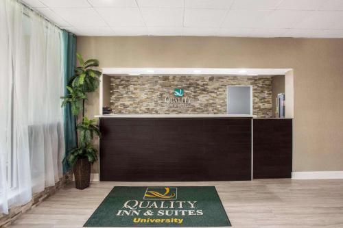 Hotel Quality Inn & Suites University Area