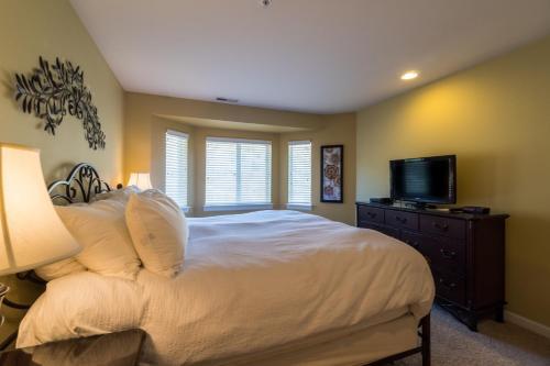 Park Pointe: Chardonnay Chalet (b101)
