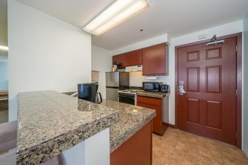 Grandview Lake View 301