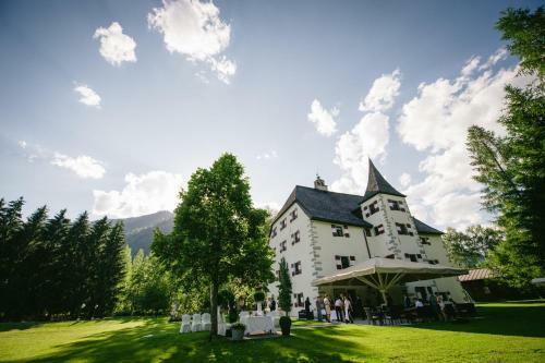 Schloss Prielau Hotel & Restaurant