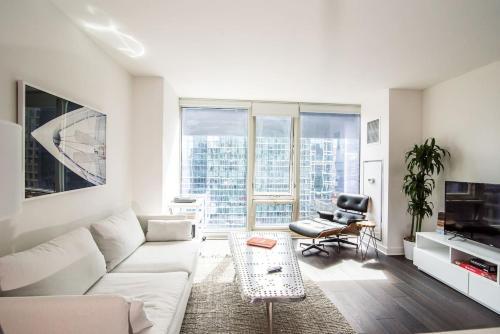 Business Ready 1br Apartment In Loop