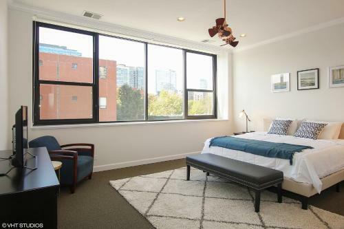 Explore Museum Campus From A Luxury Apartment In South Loop