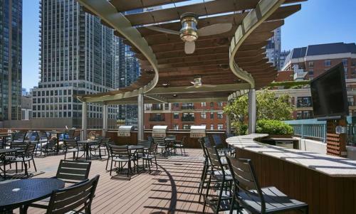 River North Upscale High-rise Apartments