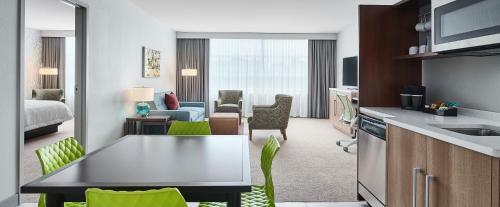 Hotel Home2 Suites By Hilton Chicago Mccormick Place