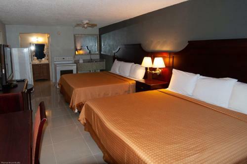 Hotel Express Inn & Suites