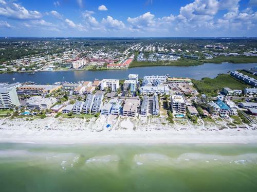 Water View On Indian Rocks Beach