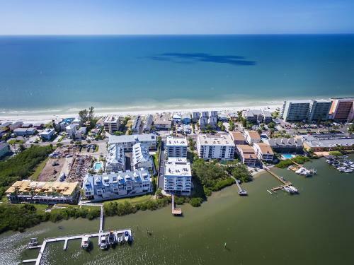 Water View On Indian Rocks Beach