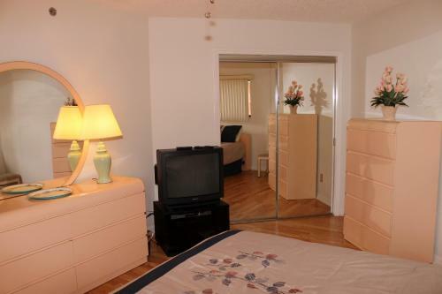 Beach Palms 405 Apartment
