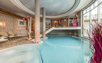 Eva, Village Hotel