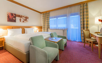 Eva, Village Hotel