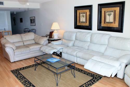 Pointe 403 Apartment