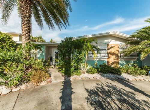 855 Mandalay Ave Home
