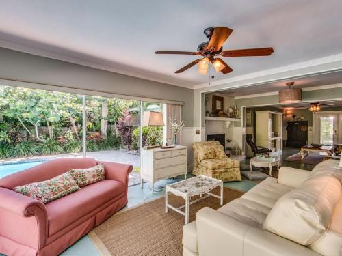 855 Mandalay Ave Home
