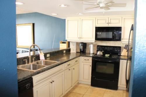 Pier House 402 Apartment