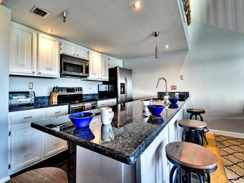 One Bedroom Apartment On Gulf