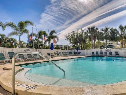 Apartamento 19610 Gulf Blvd Condo Unit 203