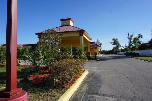 Hotel Rodeway Inn