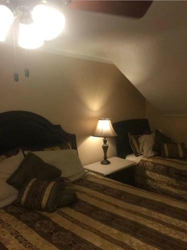 Jarvis West Blvd 6bd Villa By Edgewater Park & Downtown