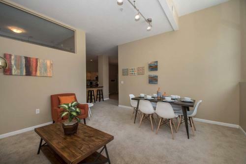 Apartamento Spacious + Relaxing 2br Near Playhouse Square