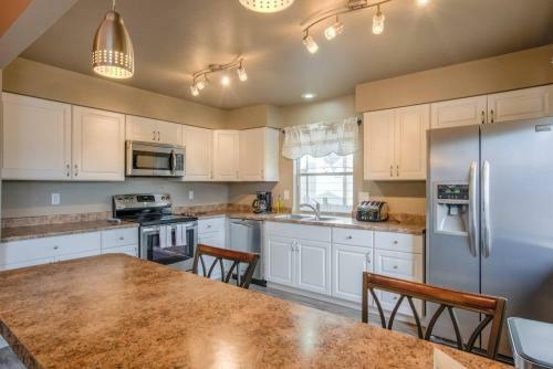 3bdrm Value And Comfort?cheyenne Mountain Suburbs!